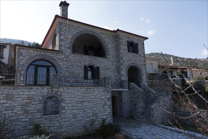 阿纳夫里蒂斯通宅邸 - ΑΜΑ 20569(Stone Mansion Anavryti, ΑΜΑ 20569)