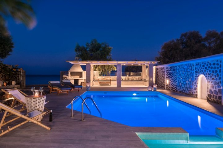 达马海滨奢华别墅酒店(Damma Beachfront Luxury Villa)