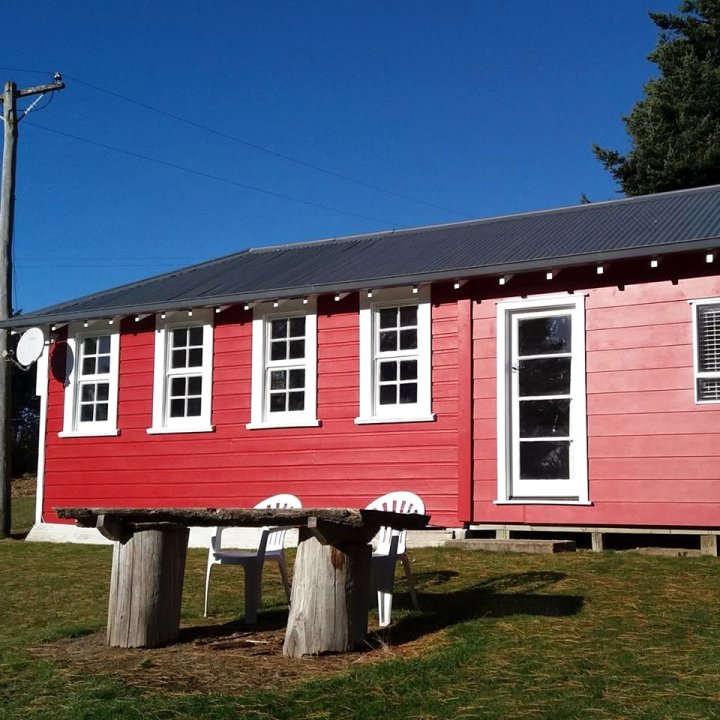学校红色小屋(Little Red School House)