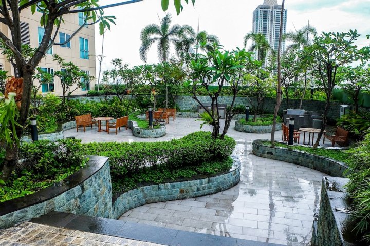 冈达里亚高地 2 居便利公寓酒店(Best Location 2Br Gandaria Height Apartment)