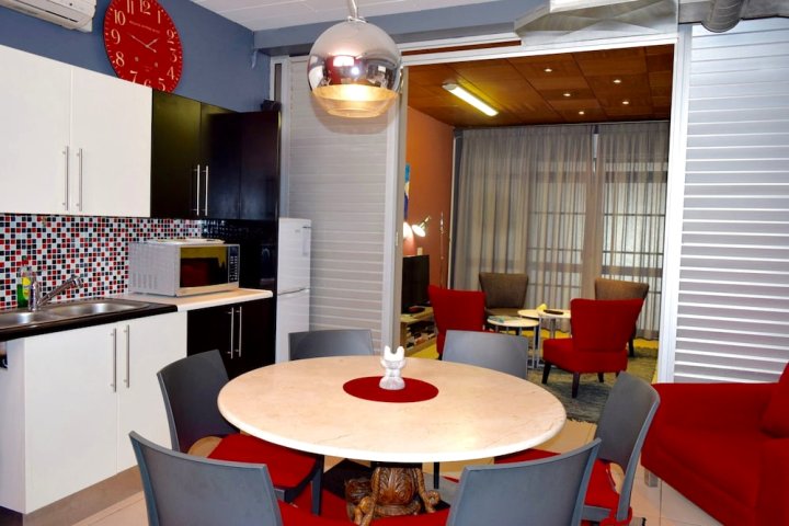 开普敦中央现代 3 居公寓酒店(Modern 3 Bedroom Apartment in Central Cape Town)