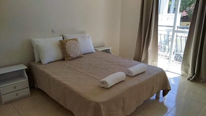 扎金索斯乔亚公寓酒店(Joya Apartments Zakynthos)