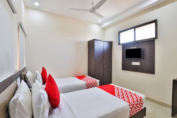 OYO 22551 Hotel SSV