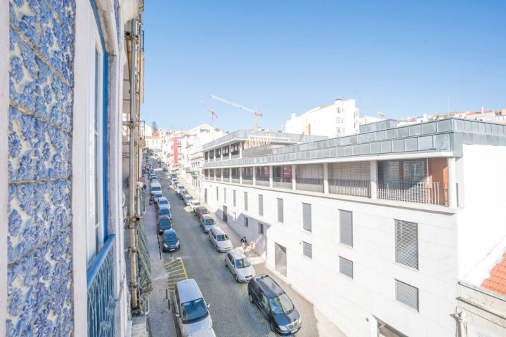 里斯本折衷公寓酒店(An Ecletic Apartment in Lisbon)