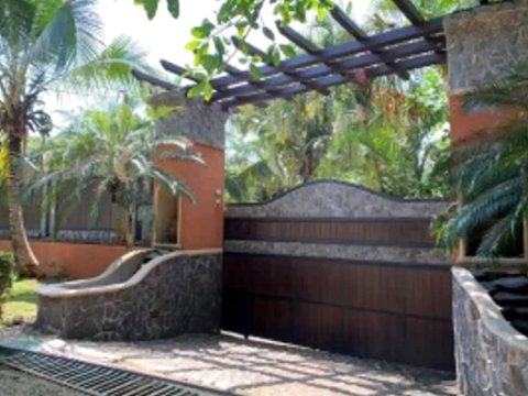 波萨布兰卡旅馆(Poza Blanca Lodge)