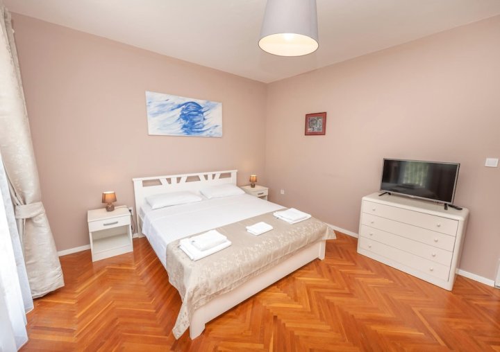Ioannis Apartments