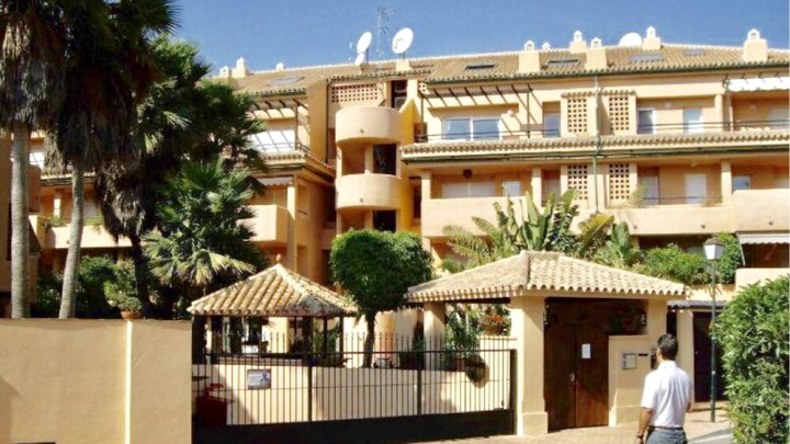 马贝拉海滩华丽公寓酒店(Marbella Beach Luxury Apartment)