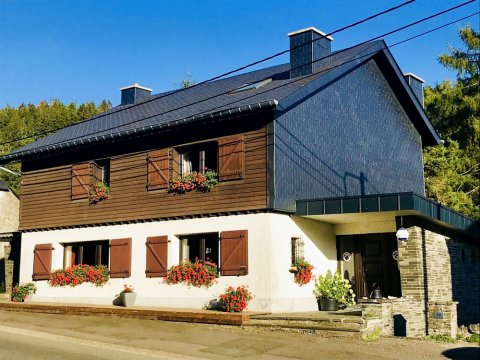 Chalet Renovated with Great Care, Large Garden,