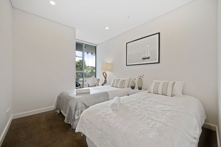 悉尼宁静超现代奢华之家酒店(Ultra Modern Luxurious Home in Tranquil Sydney)