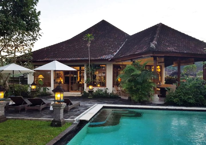 凯姆皮安巴厘别墅酒店(Villa Kompiang Bali)