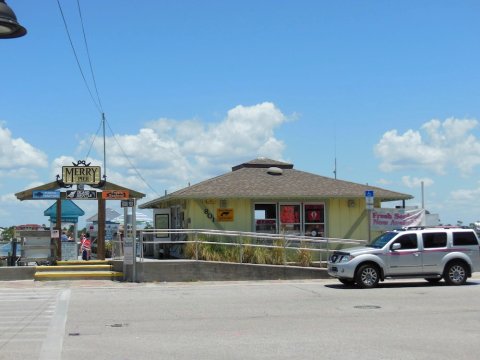 Sunset Sands Beach Pool Home Pass-a-grille 2508 by Techtravel