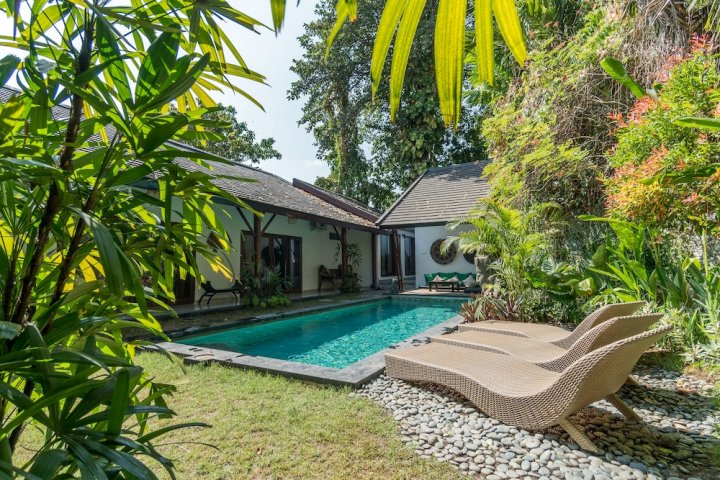 近水明漾私人 7 居酒店(Private 7 Bedroom Near Seminyak)