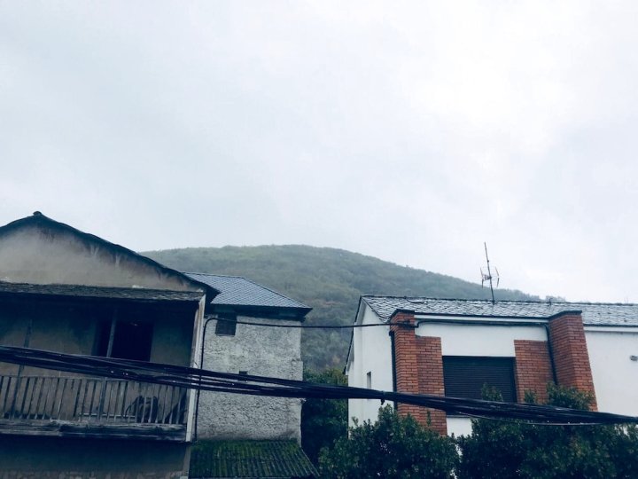 莫利纳塞卡 6 居之家美丽山景酒店 - 附无线上网(6 Bedrooms House with Wifi at Molinaseca)