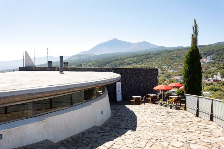 埃尔坦克如家火山景观和阳台坦科酒店 2(HomeLike Volcano Views & Terrace El Tanque 2)