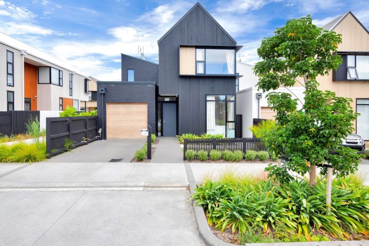 霍比松威尔华美三居之家酒店(Wonderful Hobsonville Three Bedroom Home)