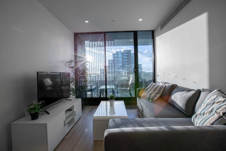 圣基尔达之心崭新公寓海景酒店(Brand New Apt with Sea Views in Heart of St Kilda)