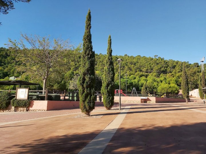 瓦伦西亚法娜普拉亚酒店(Playa y Montaña Faura-Valencia)