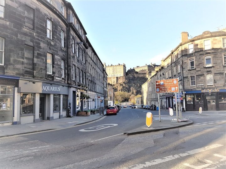 爱丁堡城堡公寓酒店(Edinburghs Castle Apartment)