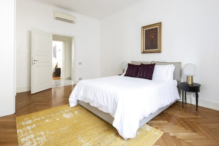 Stunning 3BR in Piazza di Spagna by Sonder