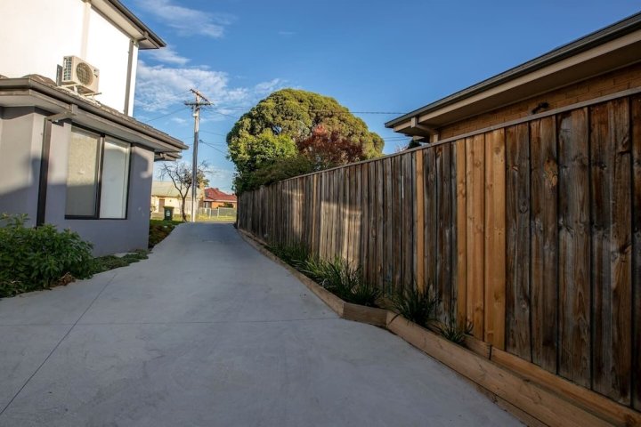 南布莱克本时髦甜蜜屋酒店(Trendy Sweet Home in Blackburn South)