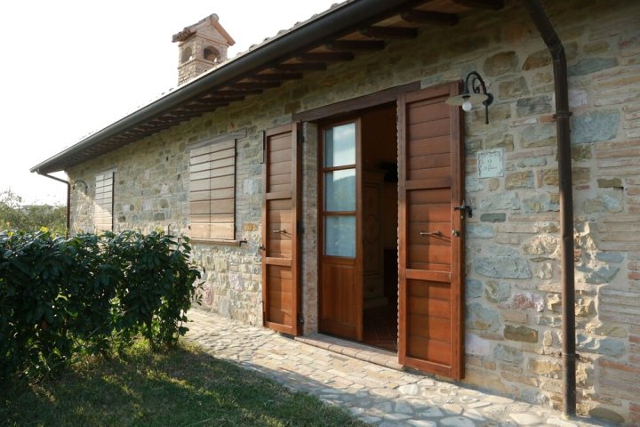 科尔木拉农庄酒店(Agriturismo Colle Mura)