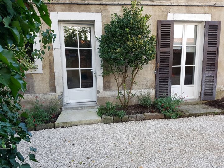 Fontainebleau Sweet Home Garden