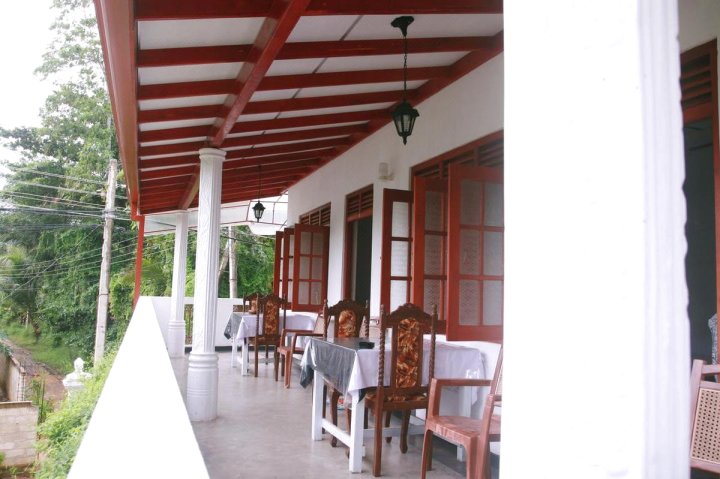 提尼瑞宾馆(Tithira Guest House)