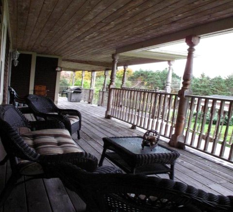 路途住宿加早餐旅馆(By the Bay Bed and Breakfast)