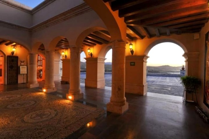 圣卢卡斯角惊人景观美丽 2 室套房(Beautiful 2 Br Suite Awesome View Cabo San Lucas)