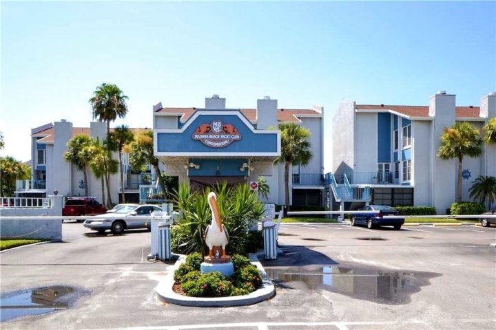 马德拉海滩游艇俱乐部 329G 号两居公寓式客房酒店(Madeira Beach Yacht Club 329G - Two Bedroom Condo)