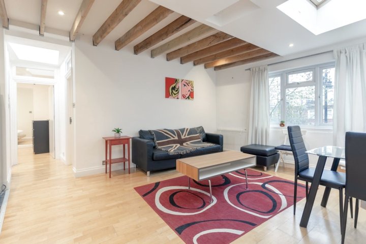 活力多尔斯顿现代 2 居公寓(Modern 2 Bedroom in Vibrant Dalston)