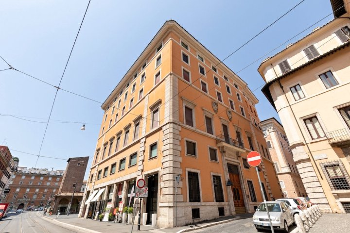 感受罗马 - 银塔广场艺术公寓酒店(Rome As You Feel - Torre Argentina Art Apartment)