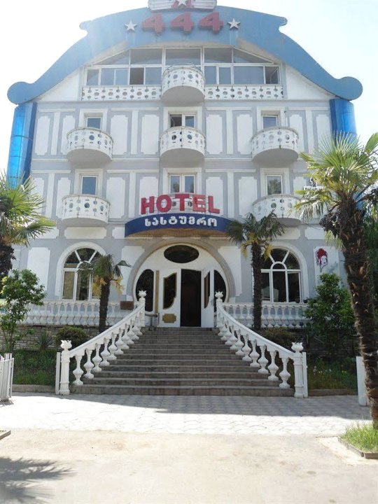 Hotel444