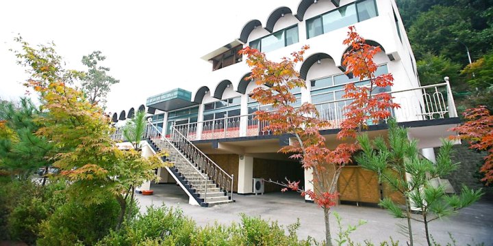 刚山海旅馆(Gangsan Hae Pension)