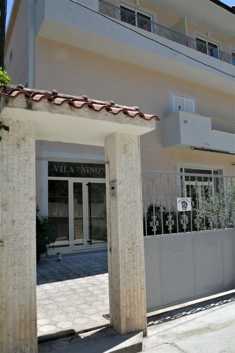 尼诺别墅酒店(Hotel Vila Nino)