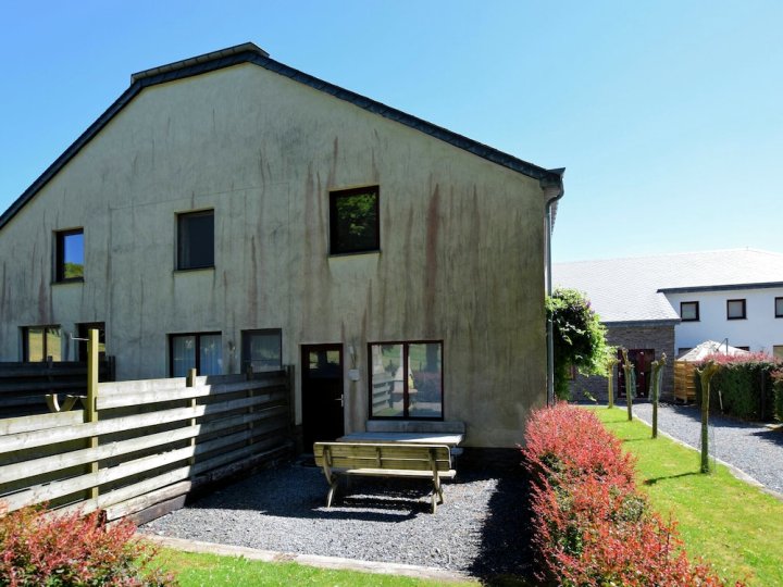 Small, Simple and Cheaply Priced, Terraced House with Its Own Outdoor Seating