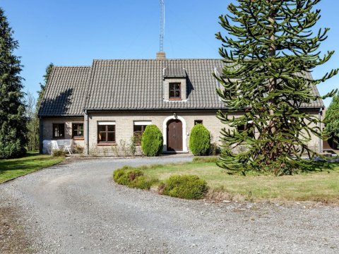 Villa with Large Fenced Garden Near Bruges and the Forest