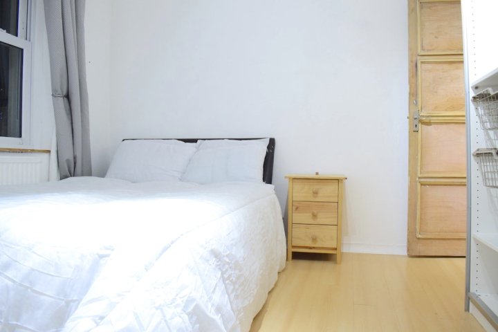 3 Bedroom Flat Sleeps 6 in Bethnal Green