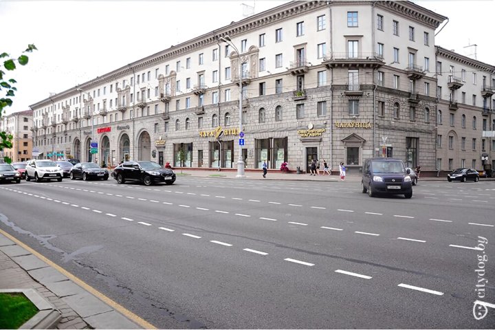 明斯克豪华公寓豪华一室在内扎维西莫斯蒂大道13号(MinskLux Apartments Deluxe 1 Bedroom on Nezavisimosti Ave. 13)