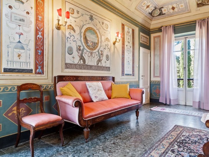 Classic Villa in Firenze With Whirlpool