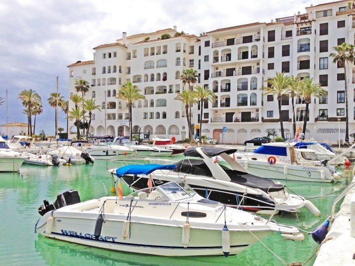 码头皇家港口和海景公寓酒店(Apartment Marina Real Port and Sea View)