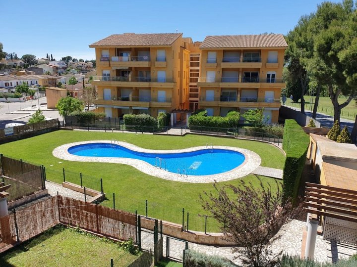 Classic Apartment in L'escala Spain With Parking Facility