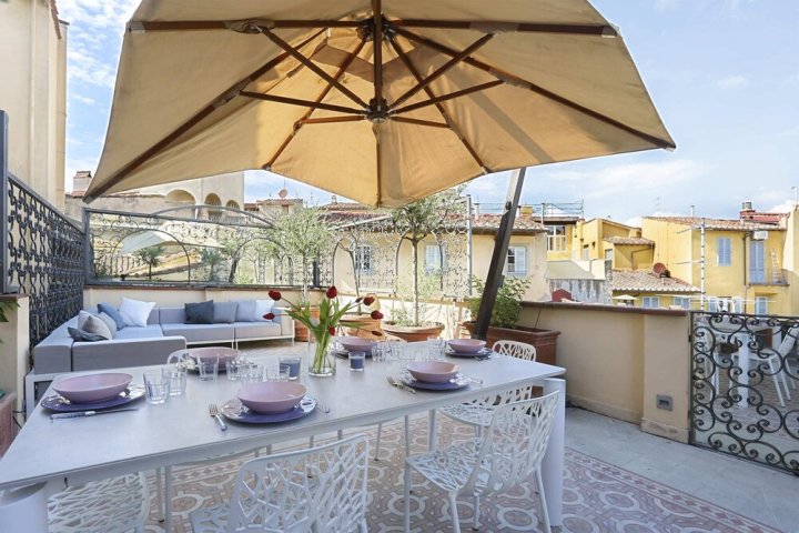 佛罗伦萨中心奢华公寓酒店(Luxury Apartment in Central Florence)