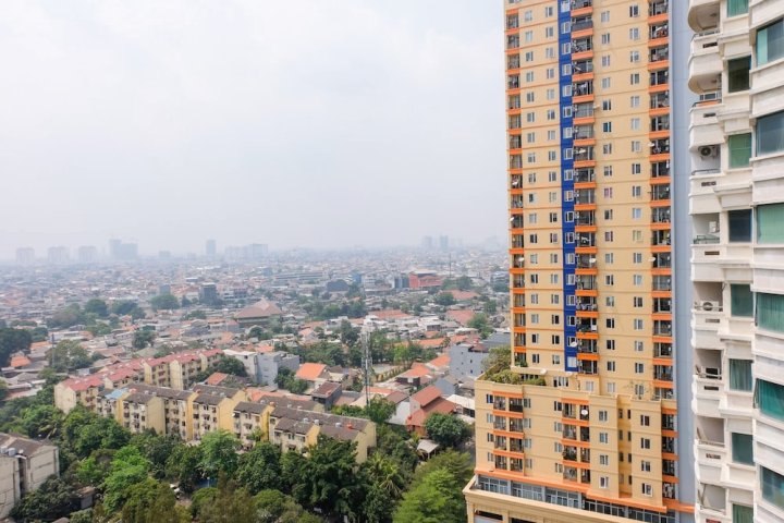 普里科玛约兰温馨 1 居公寓酒店(Homey 1Br at Puri Kemayoran Apartment)