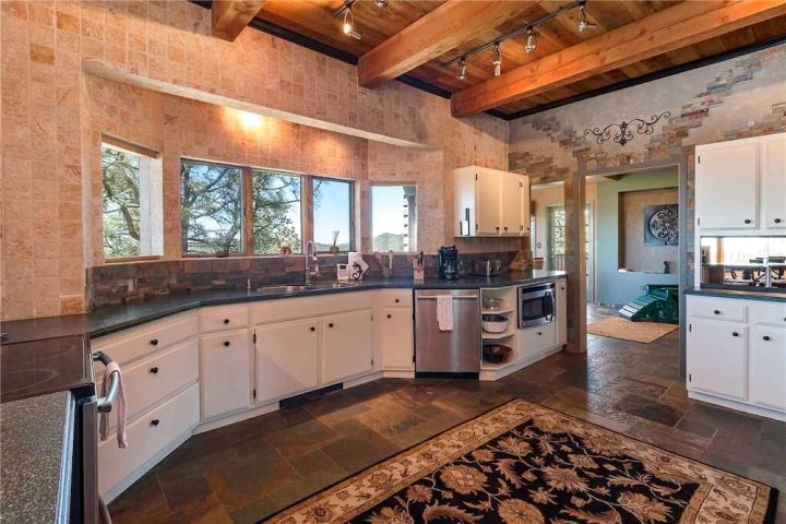 Summit Sanctuary, 3 Bedrooms, Sleeps 8, Mountain Views