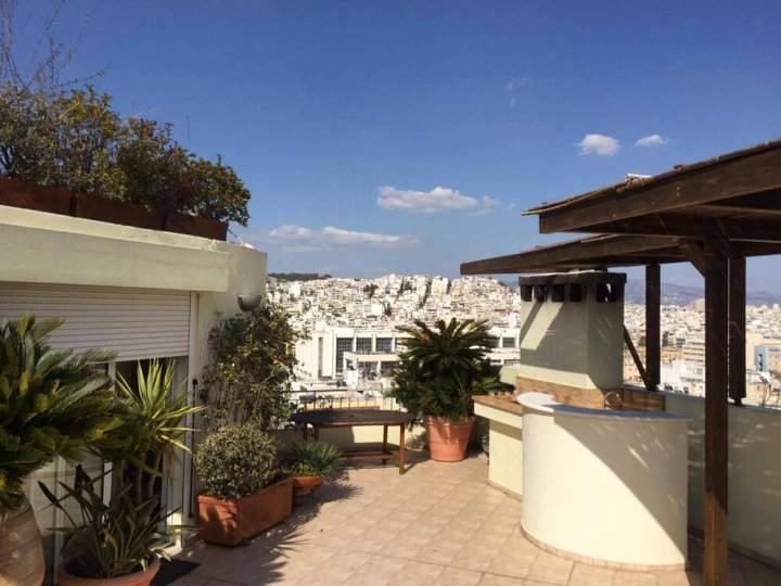 Wondeful Apartment at Lycabettus with Private Pool and Great Views of Athens