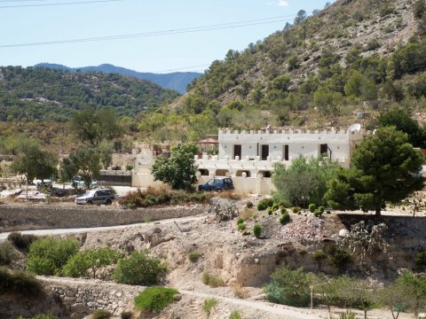 Country Estate with Private Pool Surrounded by Vineyards and Almond Plantations