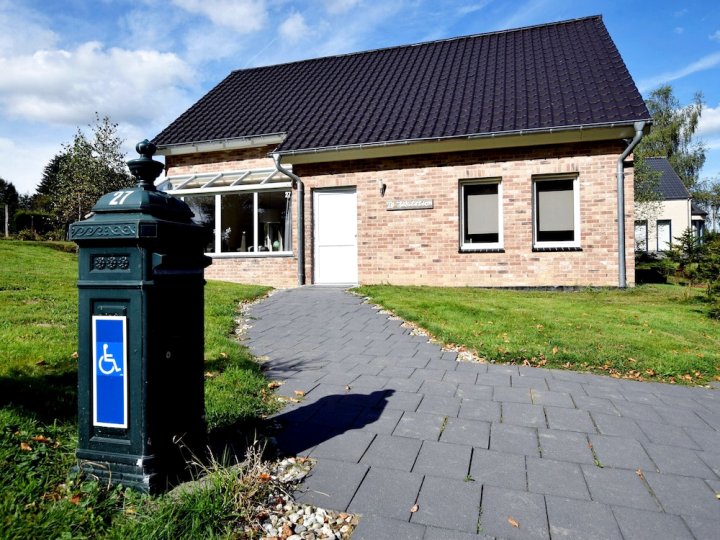 在德国边境的轮椅友好型房子，配有桑拿(Wheelchair Friendly House with Sauna at the German Border)