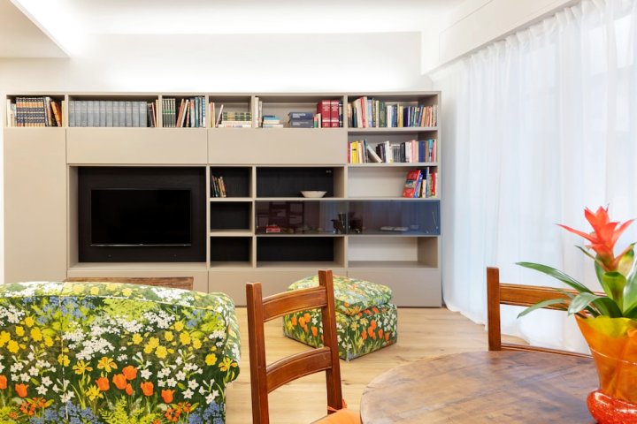 Giovanni Angelico Wood and Design Apartment