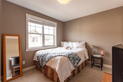 Upscale Townhome,Banff,Spruce Meadows ,Pets
